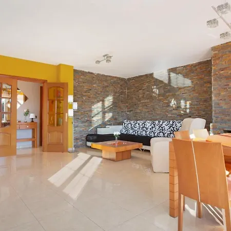 Sotet Villa *